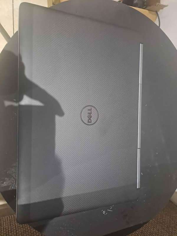Dell Precision 7520 -(15.6`) INTEL CORE i7-7820HQ, 32GB DDR4 RAM, 512gb Nvme SSD+ Quadro M2200