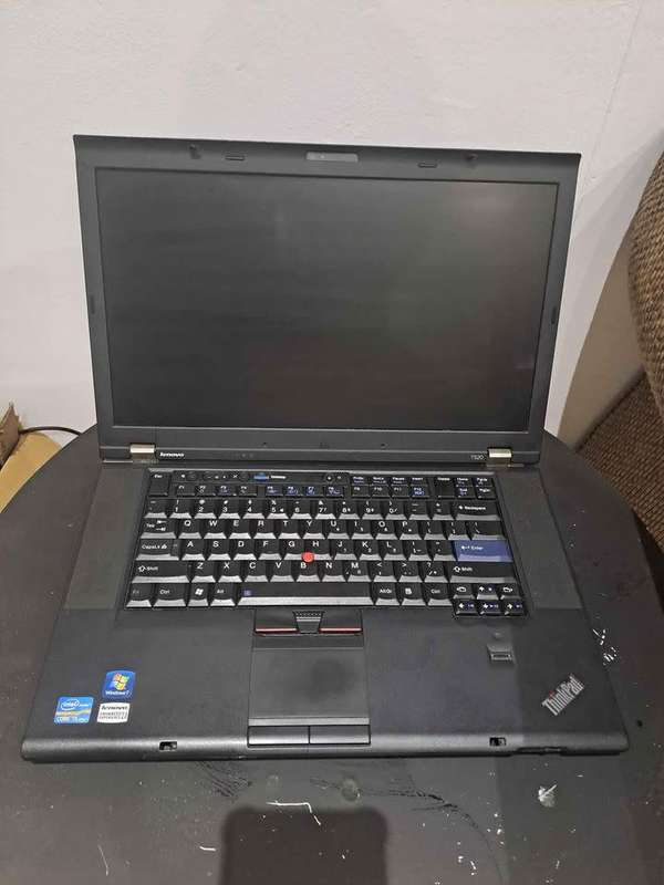 LENOVO THINKPAD t520- (15.6`) CORE i5-2520M, 4GB DDR3 RAM, 500GB HDD !!!