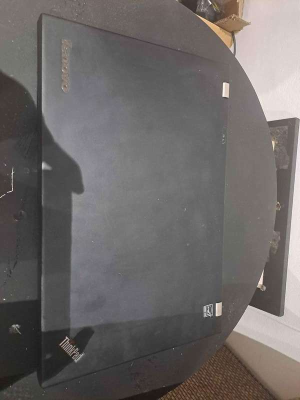 LENOVO THINKPAD t520- (15.6`) CORE i5-2520M, 4GB DDR3 RAM, 500GB HDD !!!