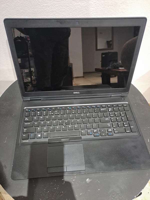 Dell Latitude 5580 -(15.6`) Touch Screen- QUAD CORE i5-7440HQ, 8GB DDR4 RAM, 256gb m.2 SSD