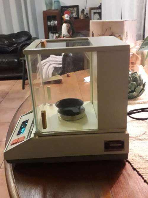 Shimadzu libror EB-300HC/E scale