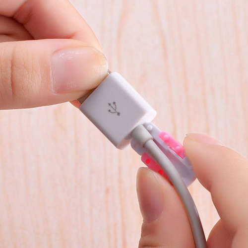 Apple Data Cable Protector. Protect your cable!!! Brand New. ***R5 Bid Increments ... NO RESERVE***