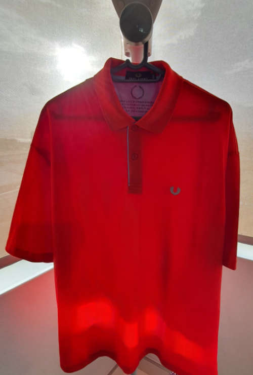 FRED PERRY Golfer ***SA Size - XL*** RED