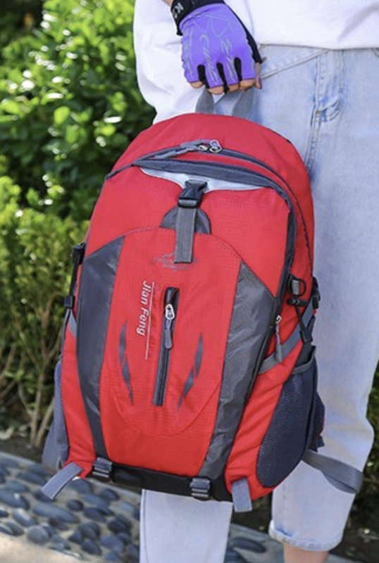 40L Unisex Water Resistant Travel / Hiking Backpack (Red)