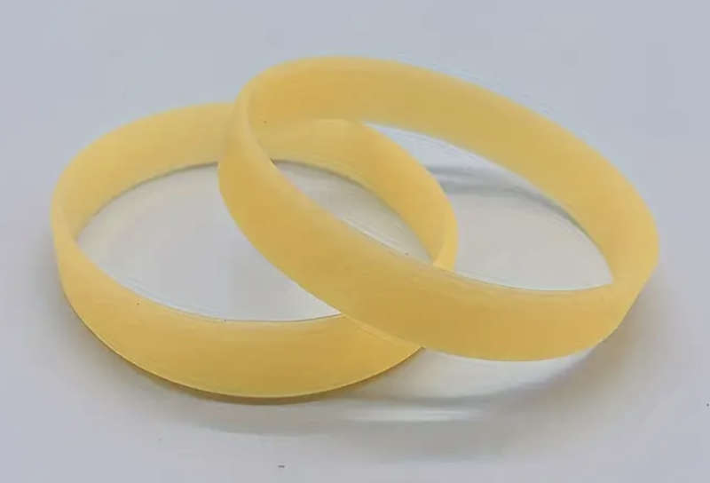 Glow-in-the-Dark Rubber Wristbands (Yellow)