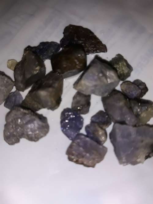 natural rough tanzanite stones +-3ct