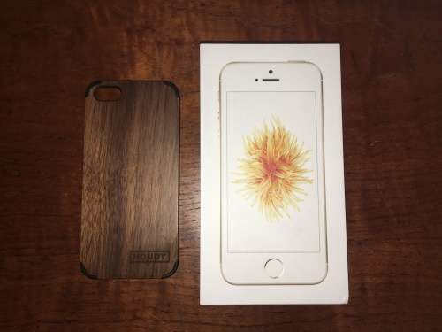 APPLE IPHONE SE - 64GB - GOLD - excellent condition