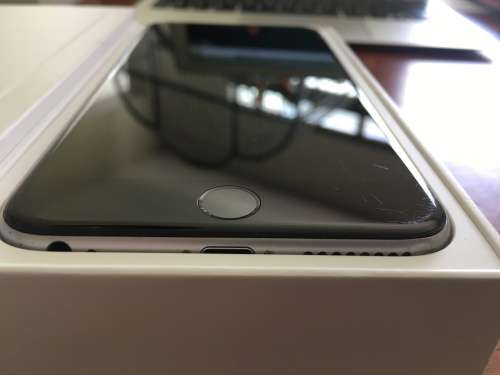 iPhone 6 PLUS - 64GB - Space Grey with box and Apple cover