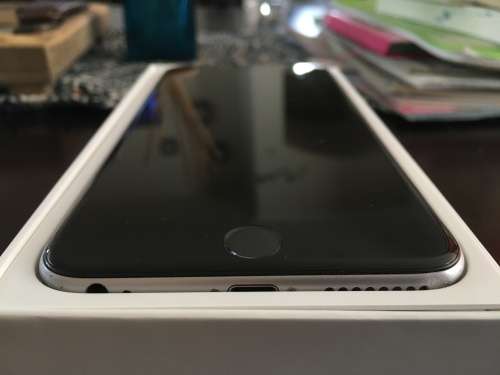 iPhone 6 PLUS - 64GB - Space Grey with box and Apple cover