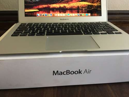 MacBook Air 11"  Mid 2012, MD223SO/A - Excellent condition hardly used with Box
