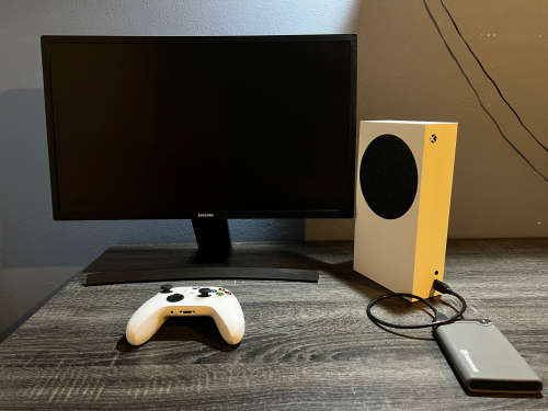 XBox Series S and Samsung Curved Monitor