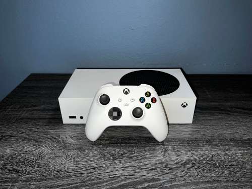 XBox Series S and Samsung Curved Monitor