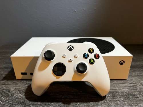 XBox Series S and Samsung Curved Monitor