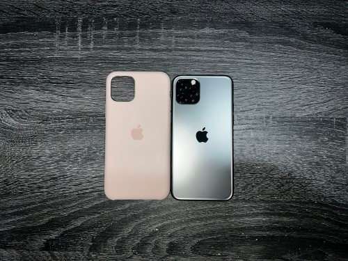 iPhone 11 Pro 64GB Spce Grey with Box and original Pink Apple Silicone cover