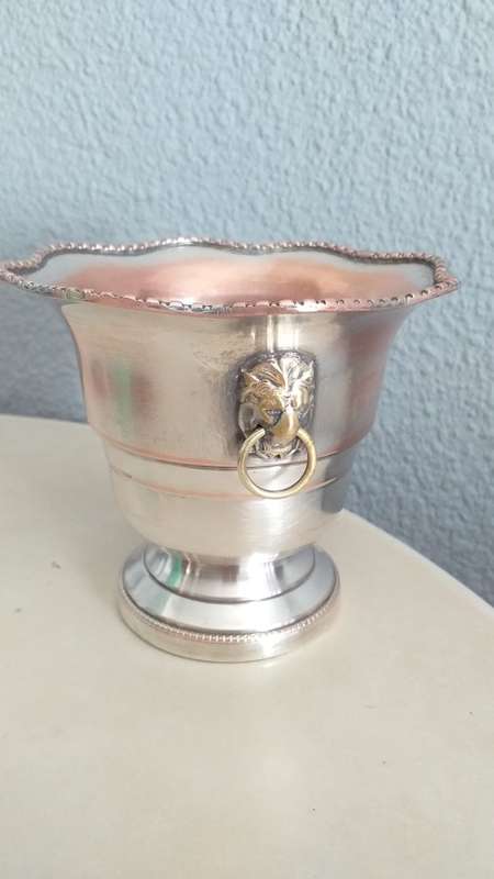 Magnificent!!! VINERS OF SHEFFIELD MINIATURE WINE COOLER CORPORATE MARK `ALPHA`