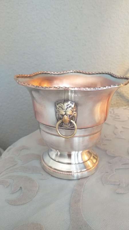 Magnificent!!! VINERS OF SHEFFIELD MINIATURE WINE COOLER CORPORATE MARK `ALPHA`