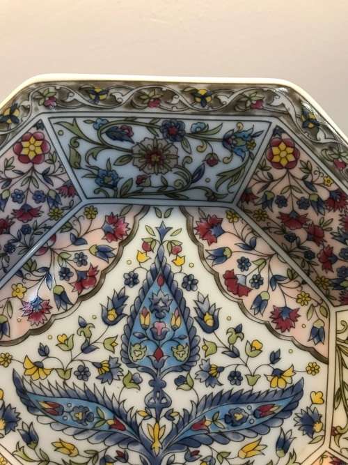 `VINTAGE` BWA (MADE IN JAPAN) OCTAGONAL IMARI PORCELAIN COLLECTORS PLATE!!! STUNNING!!