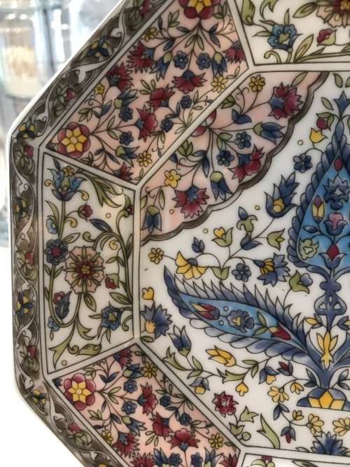 `VINTAGE` BWA (MADE IN JAPAN) OCTAGONAL IMARI PORCELAIN COLLECTORS PLATE!!! STUNNING!!