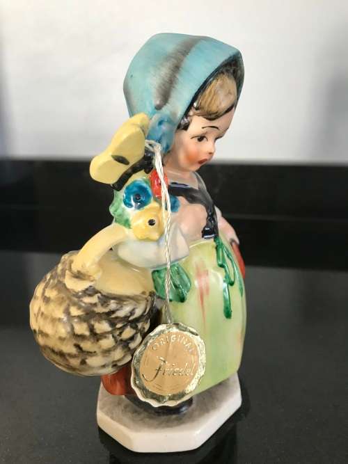 `VINTAGE` ORIGINAL (FRIEDEL BAVARIA MADE IN WESTERN GERMANY) FLOWER GIRL FIGURINE HAND PAINTED