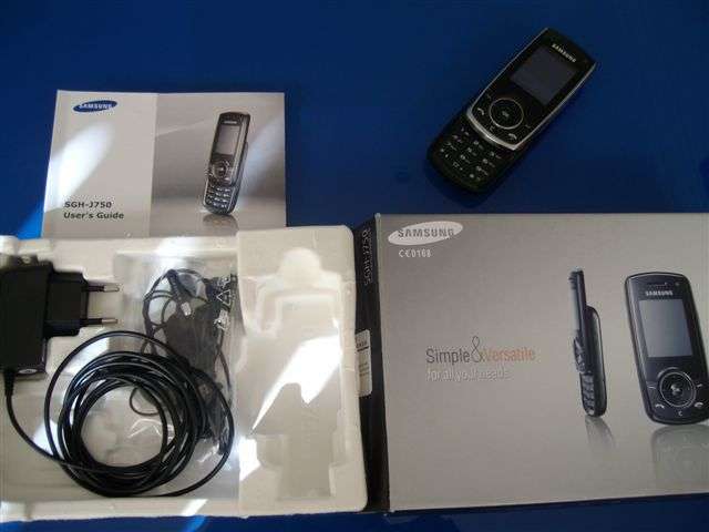 REDUCED Samsung SGH-J750 In box like new phone BARGAIN