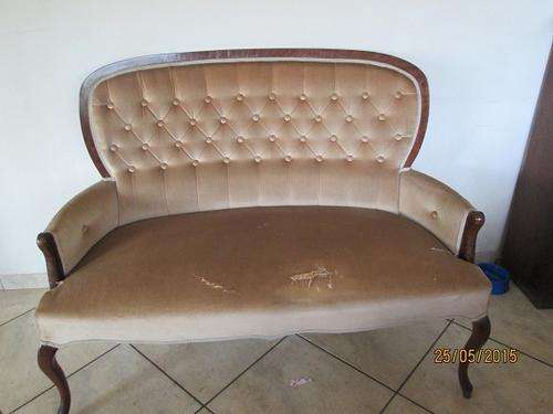 Queen Anne Settee