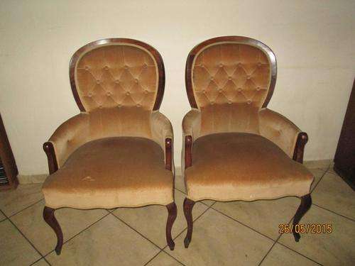 Queen Anne Matching Pair of Chairs