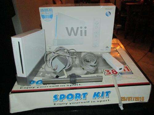Wii Sports Console + Accessories + 4 Games