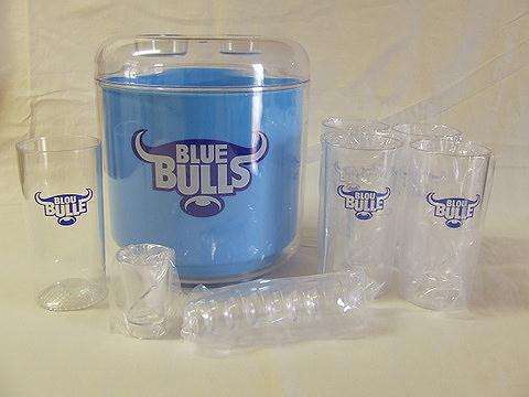 BLUE BULLS *** ICE BUCKET SET *** 18 PIECE *** Made of Endurable Plastic