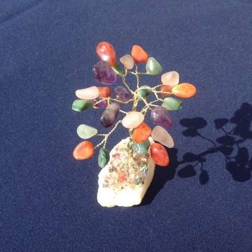 GEMSTONE TREES - SMALL (+/-27 STONES)