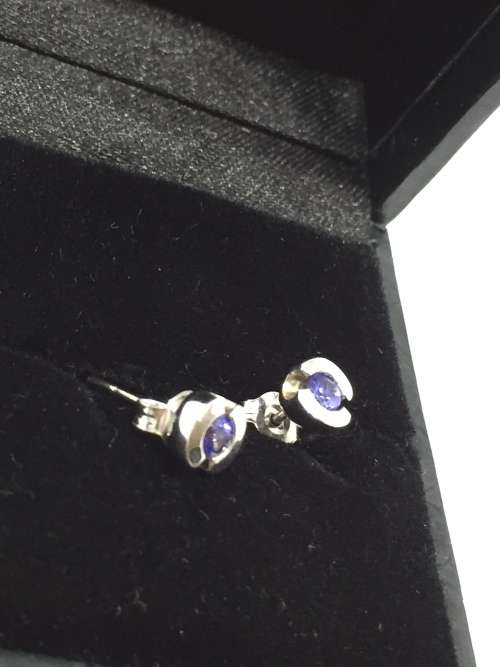 18ct White Gold Tanzanite Earrings
