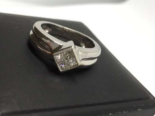 CERTIFIED 18CT White Gold Diamond Ring