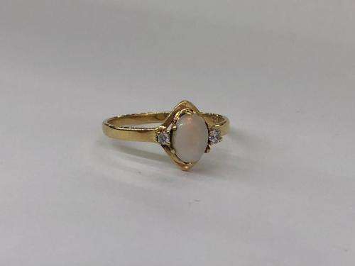 Beautiful Gold Opal Ring