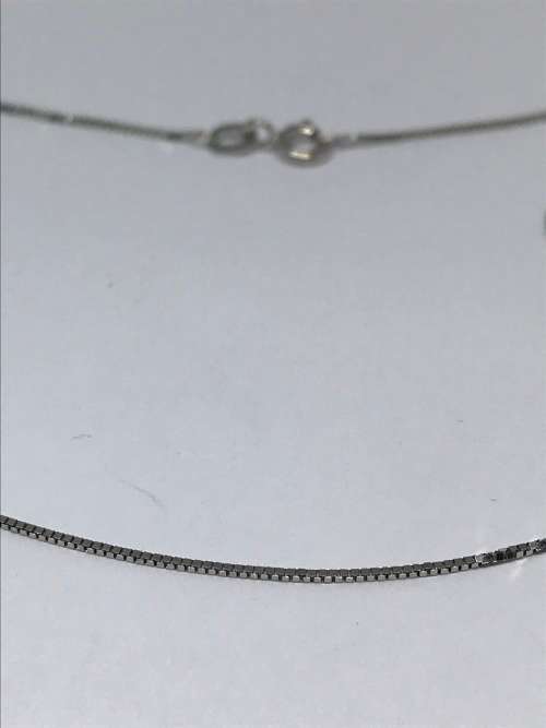 18CT White Gold Necklace