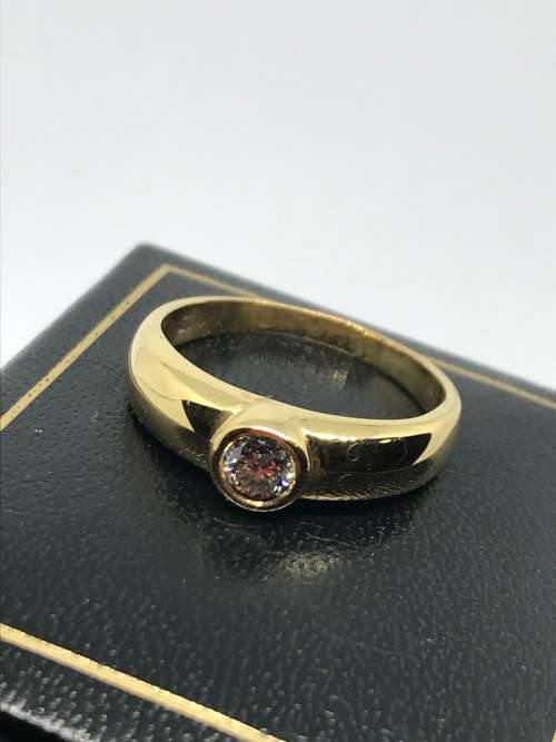 Stunning Yellow Gold Diamond Ring