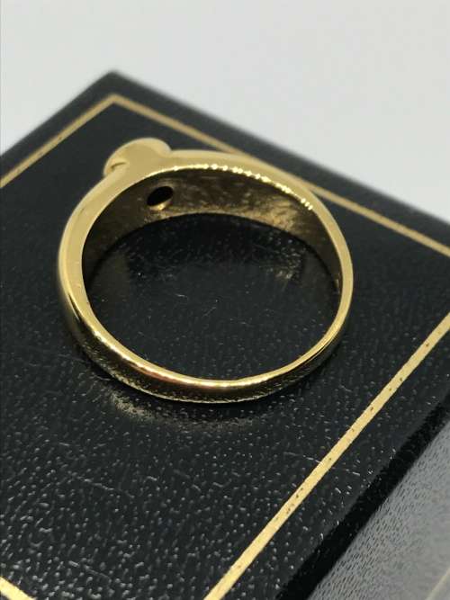 Stunning Yellow Gold Diamond Ring