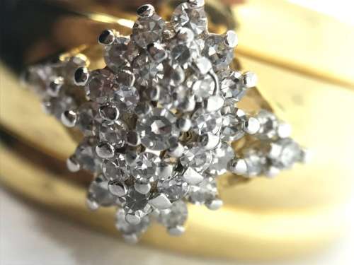 PHENOMENAL Diamond Cluster Design Gold Ring!