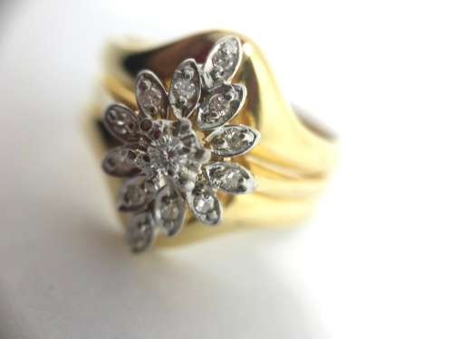 BEAUTIFUL Orchid Design Diamond Ring - MUST HAVE!!!