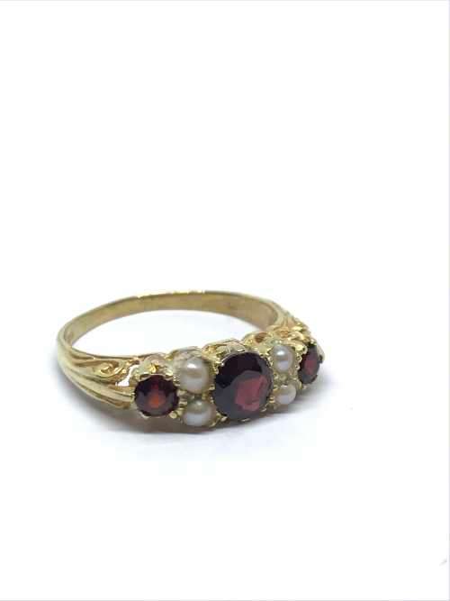 SUPERB Garnet & Pearl Ring