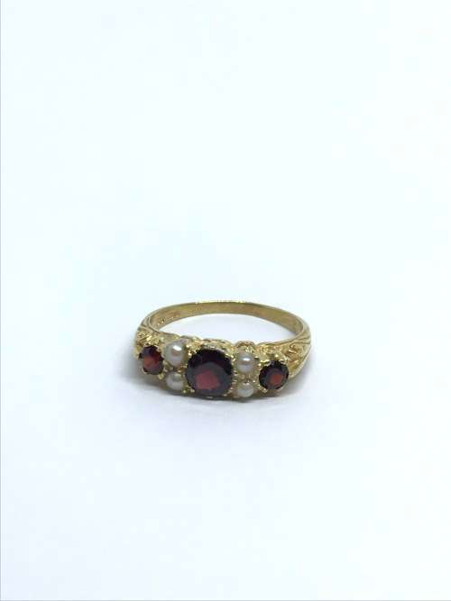 SUPERB Garnet & Pearl Ring