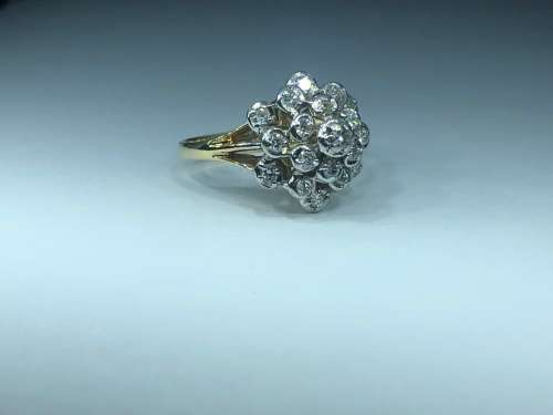 PHENOMENAL 18ct Diamond Cluster