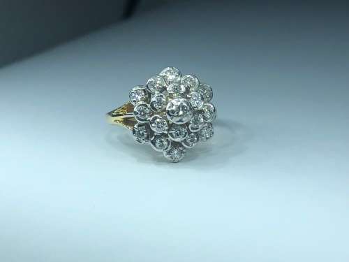 PHENOMENAL 18ct Diamond Cluster