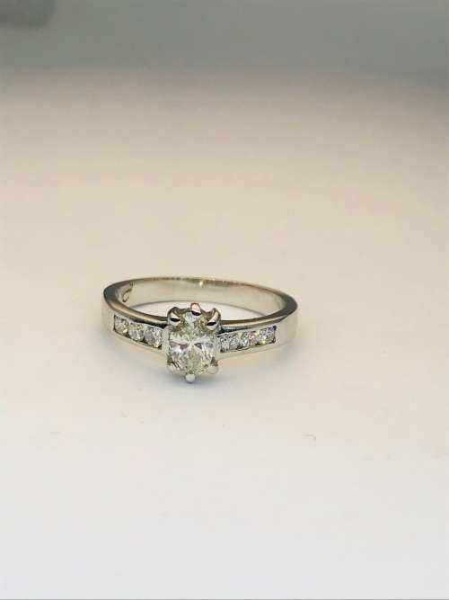18CT W/Gold Diamond Channel Ring