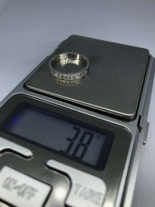 18CT W/Gold Eternity Ring