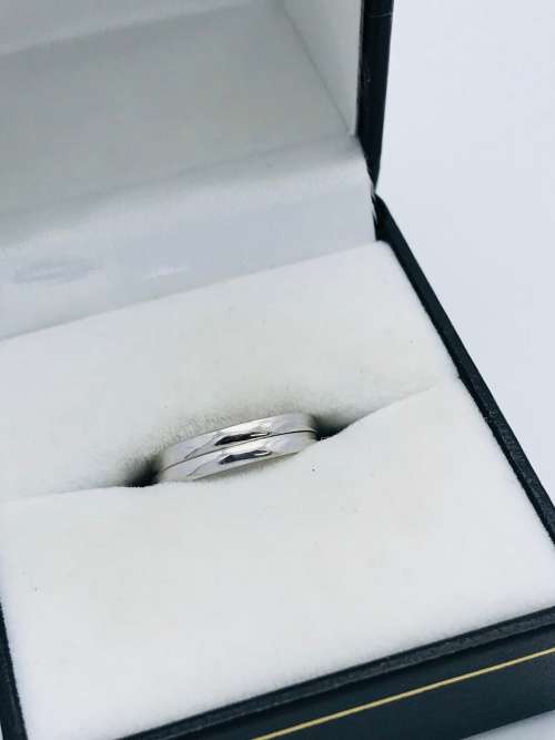*18CT W/GOLD DIAMOND BANDS* SET OF 2 FOR 1!!!
