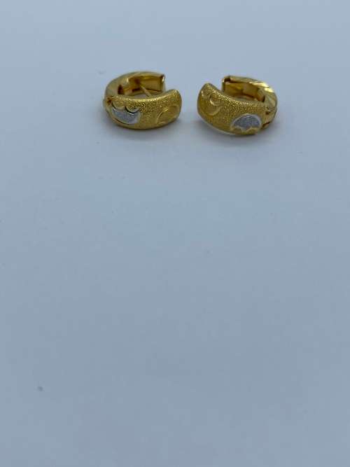 *21CT SOLID GOLD HUGGER EARRINGS* RETAIL R15 000!