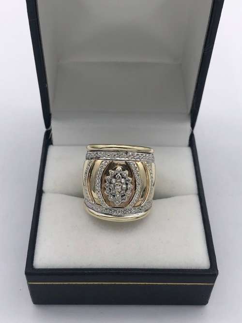 *HEAVY GOLD DIGIT CLUSTER RING* BID FROM R1