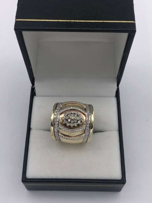 *HEAVY GOLD DIGIT CLUSTER RING* BID FROM R1