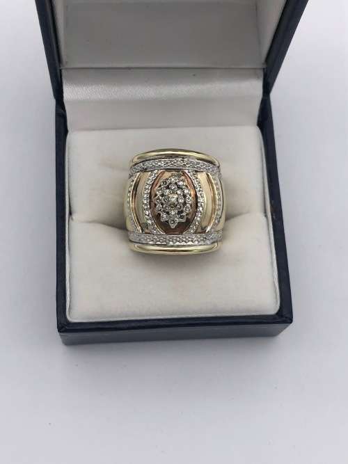 *HEAVY GOLD DIGIT CLUSTER RING* BID FROM R1