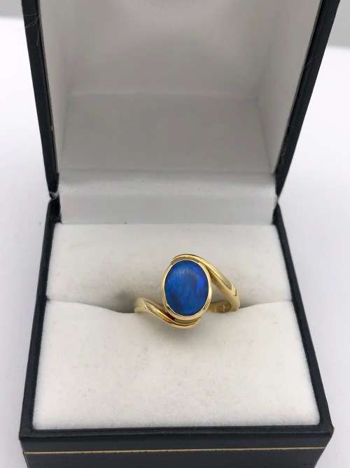 *18CT GOLD OPAL RING!!!* BID FROM R1!