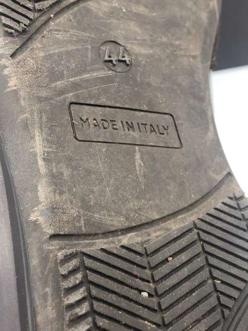 *ITALIAN BYBLOS DESIGNER SNEAKERS!!* BID FROM R1